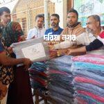 Distribution of winter clothes by humanitarian team Qutubdia
