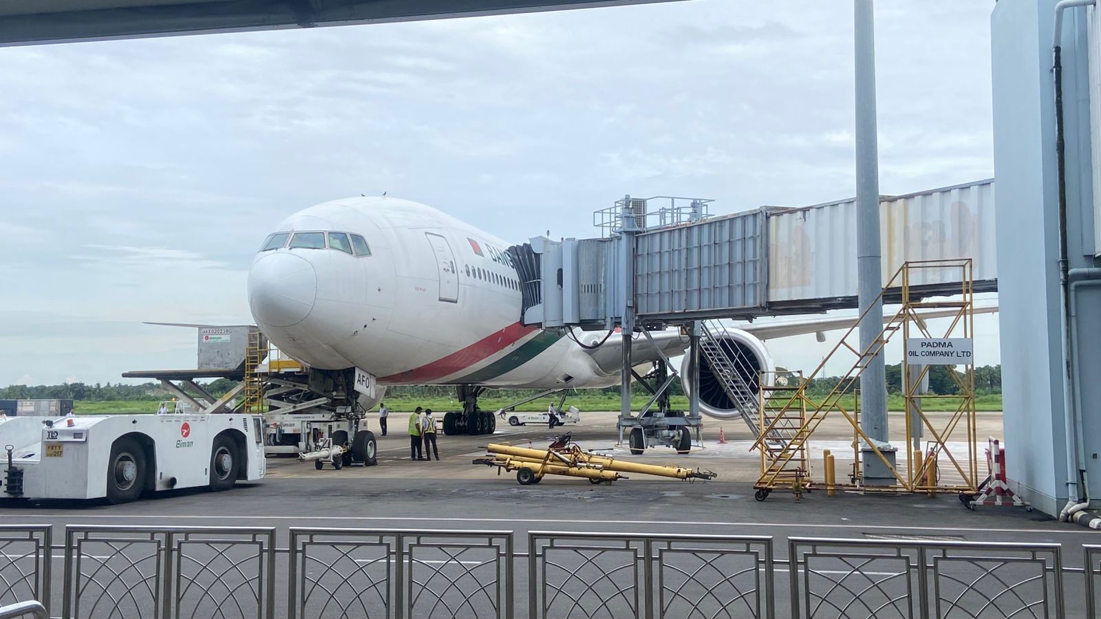 The aircraft returned to Chattogram due to a mechanical fault.