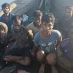 বাংলাদেশি ট্রলারসহ ৭ জেলেকে ধরে নিয়ে গেছে আরাকান আর্মি