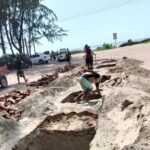 সৈকতের বালিয়াড়িতে বাউন্ডারি দেয়াল নির্মাণ বন্ধ