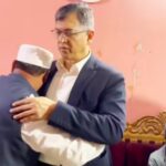 প্রতিদ্বন্দ্বী জামায়াত প্রার্থীর বাড়িতে সালাহউদ্দিন আহমদ