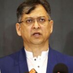 কক্সবাজার-১ আসনে মনোনয়নপত্র নিলেন সালাহউদ্দিন আহমদ