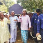 রামুতে হাতকড়া পরে মায়ের জানাজায় দুই ভাই