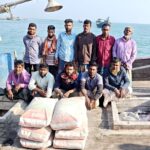 মায়ানমারে পাচারের সময় সিমেন্টবোঝাই বোটসহ আটক ১১